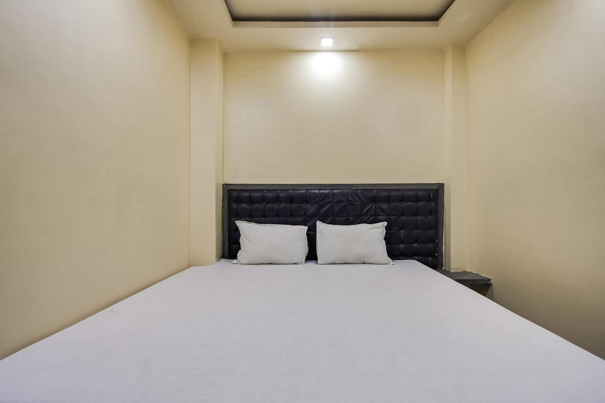 O Honey Rose Hotel Kolkata